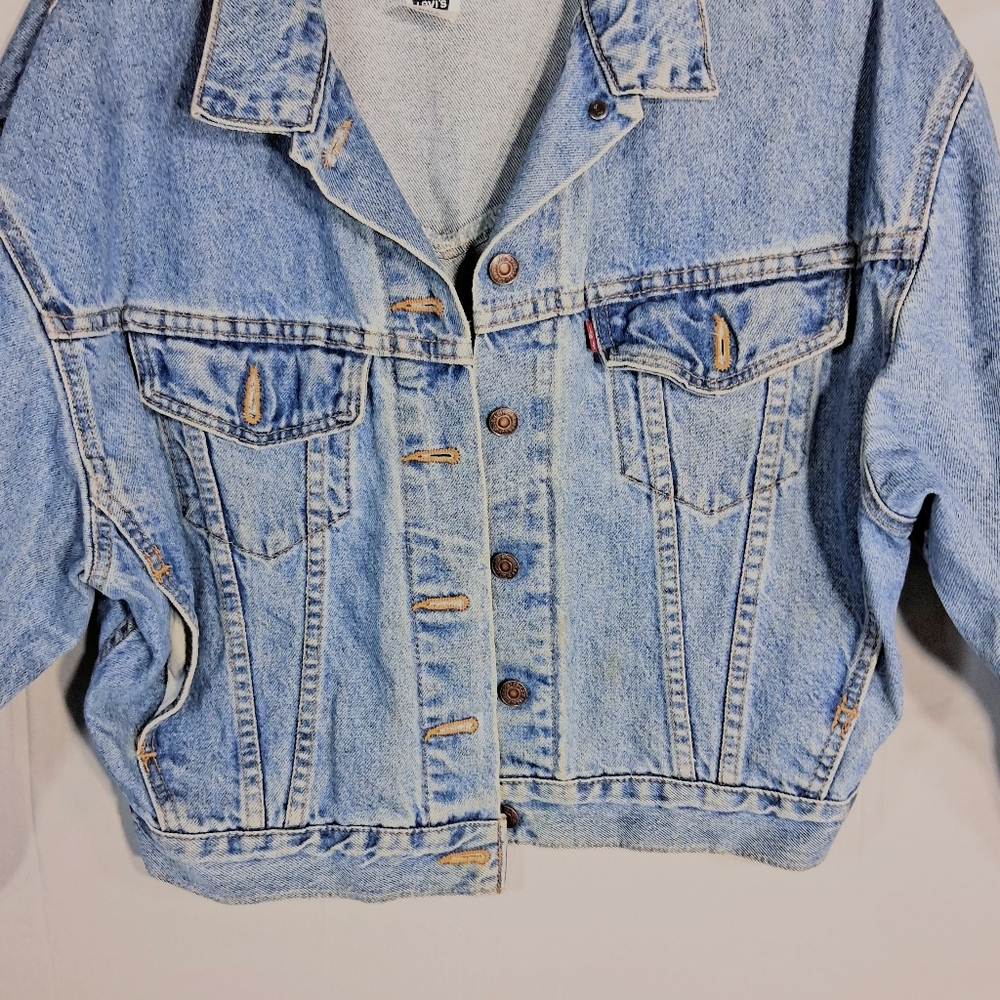 Amazing Levi's #77598 Women's Small Vintage Denim Truckers VBack Boxy Cut Jacket - Picture 5 of 16